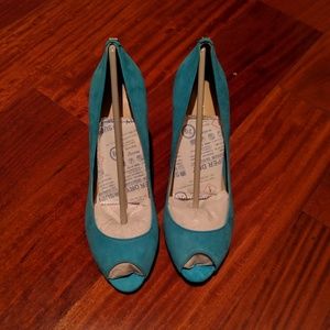 Ivanka Trump - Size 6, Teal Peep Toe Pumps